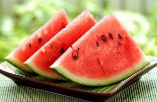 越吃越大的黑料瓜,揭秘网络谣言的膨胀之旅